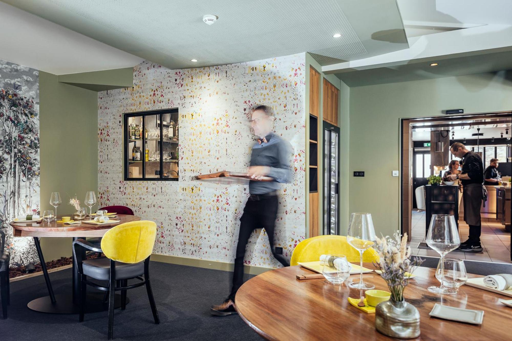 Charmes-sur-Rhone Le Carre D'Alethius Logis Hotel Restaurant מראה חיצוני תמונה