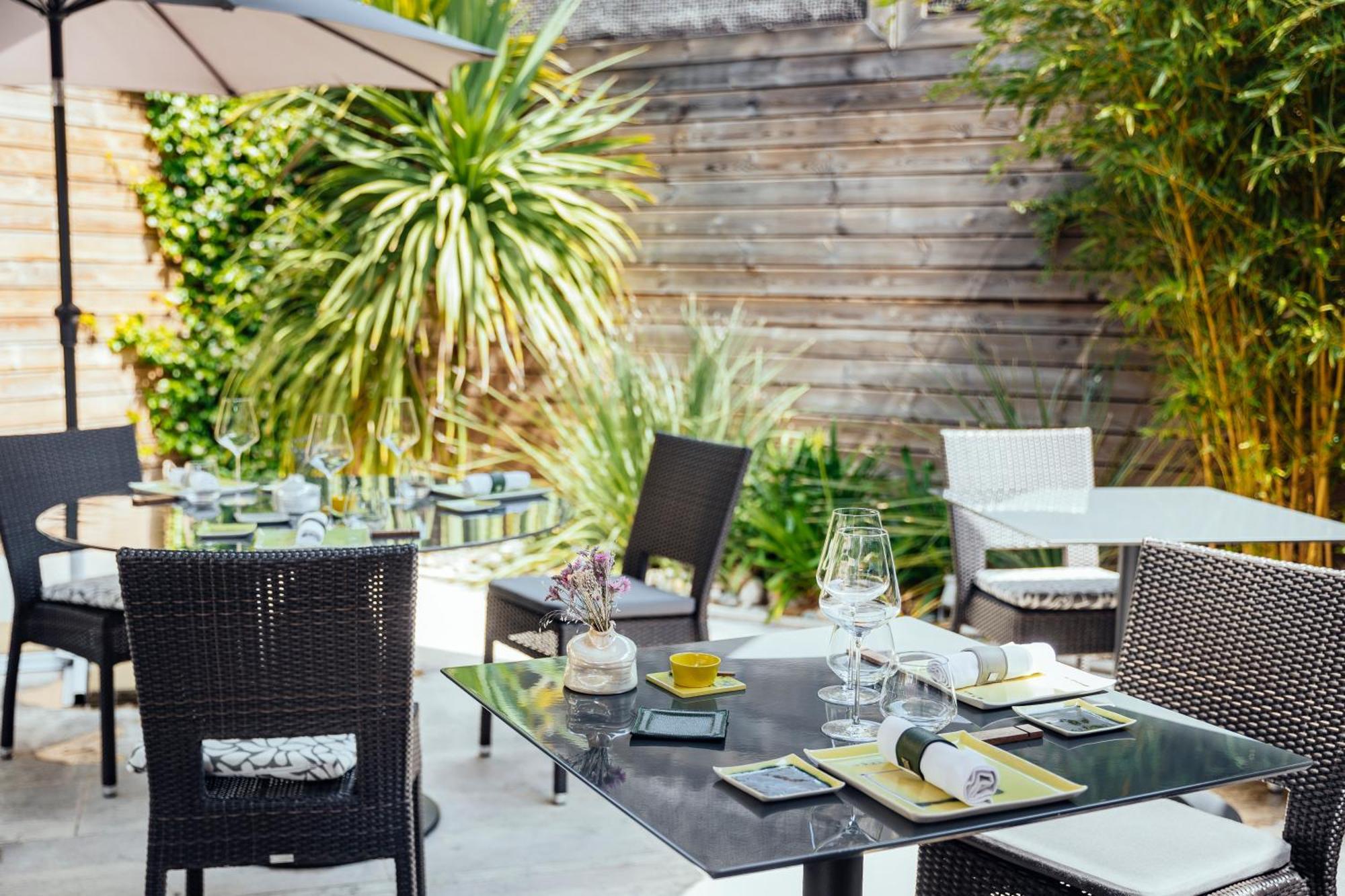 Charmes-sur-Rhone Le Carre D'Alethius Logis Hotel Restaurant מראה חיצוני תמונה